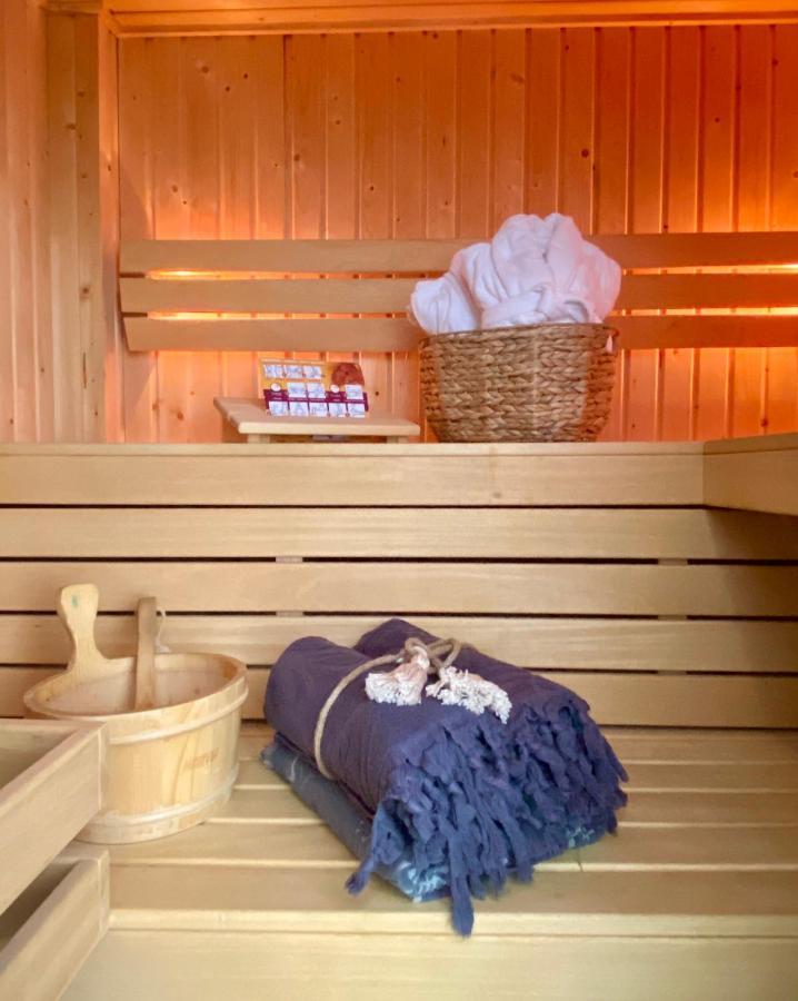 Romantic Wellness Bnb Noordwijk Esterno foto